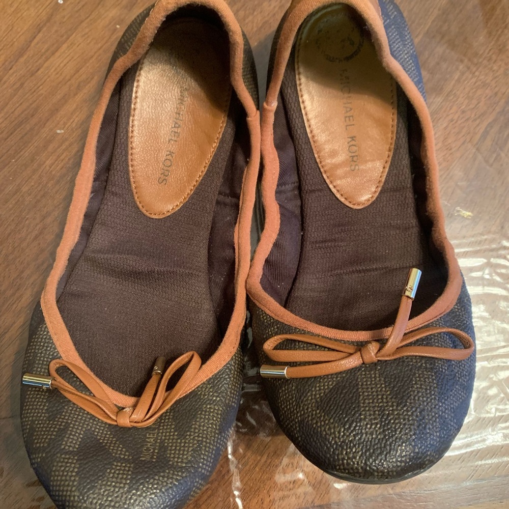 Women’s shoes